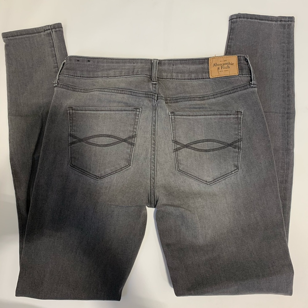 Abercrombie & Fitch Super Skinny Jeans.